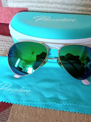 Γυαλιά ηλίου γυναικεία με καθρέπτες φακούς, σαν καινούργια