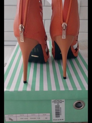 Axel high-heeled coral sandals new with zipper size 39