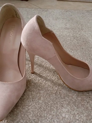 Sarigiannis nude pumps size 39 like new, thin 10cm heel