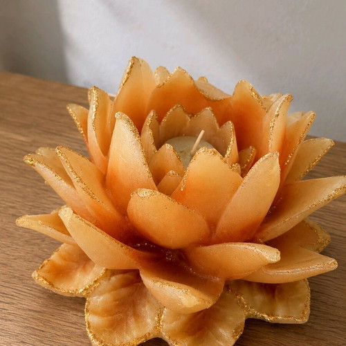Set of 3 used waterlily decorative candles with gold details