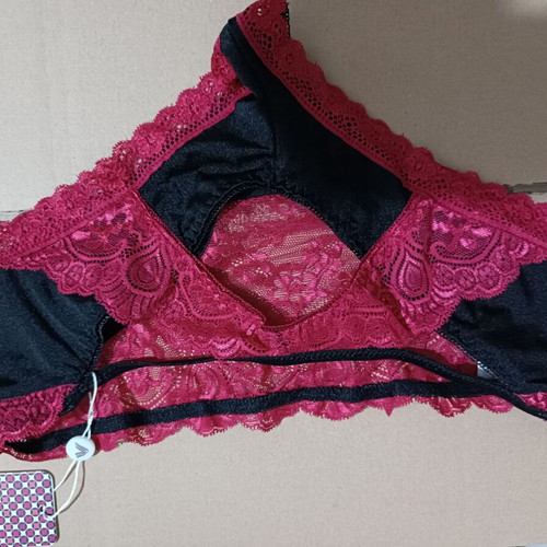 Бельо Livia Corsetti ново в кутия размер L/XL черно и червено