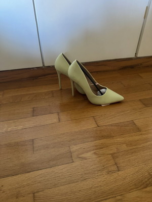 Deezee women's pumps size 39 new, light green