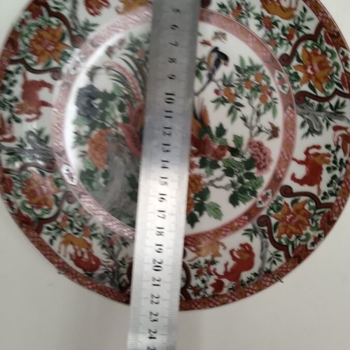 Collection of 3 decorative porcelain wall plates like new