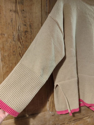 Doca knitted sweater like new, beige with fuchsia details, size S
