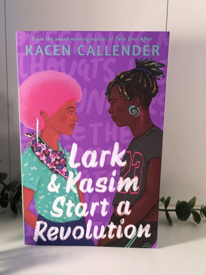Lark & Kasim Start a Revolution βιβλίο μεταχειρισμένο, αγγλικά, μαλακό εξώφυλλο