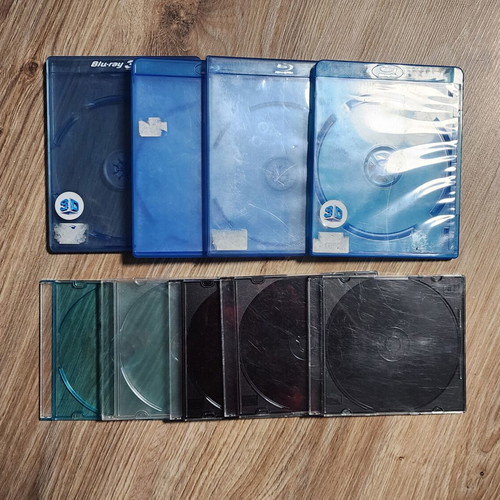 Bluray and CD cases used, need cleaning