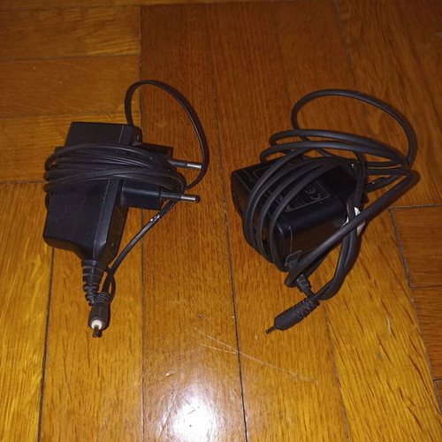 Nokia black chargers, set of 2