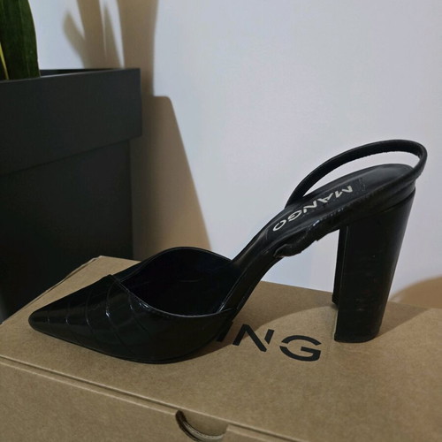 Black leather high heels mango