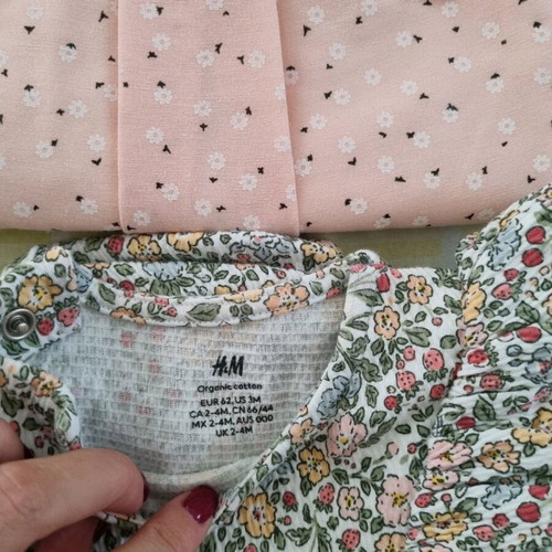 Dresses 2-4 months new, unworn, set of 2 pieces