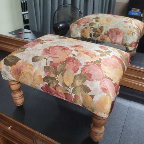 Decorative stool like new