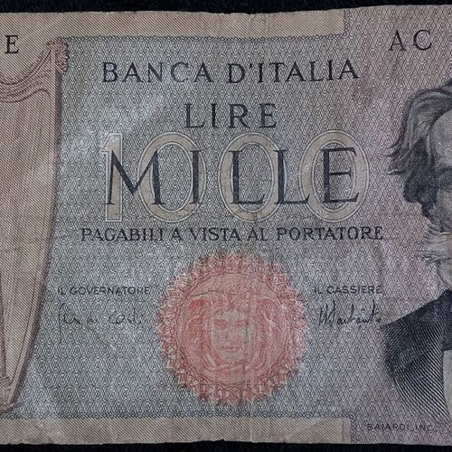 Foreign banknotes used, package all together