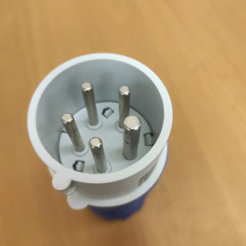 Merlin Gerin extension plug 16A IP44 3P new