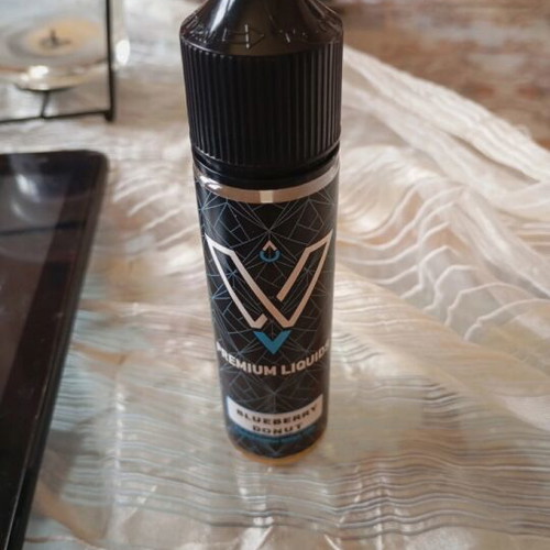 Voopoo Drag S2 electronic cigarette like new with Blueberry Donut liquid gift