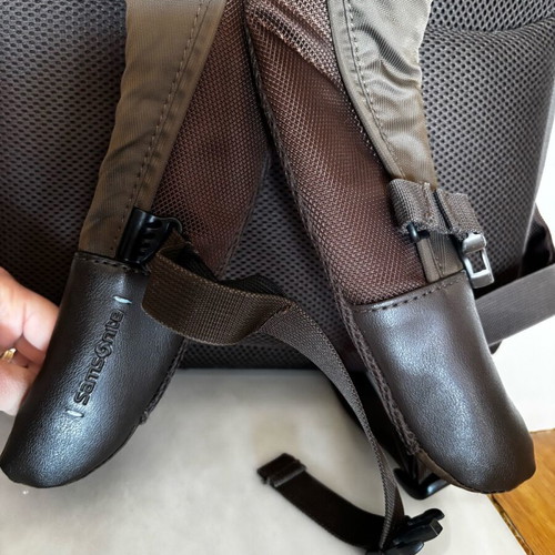 Samsonite backpack used, brown, with many compartments