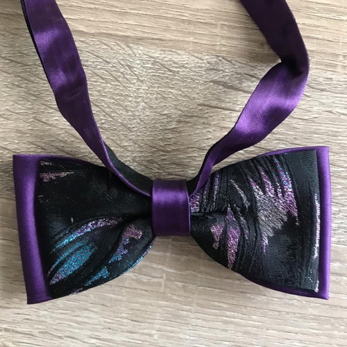 Purple bow tie unused