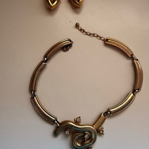 Impressive snake necklace and clip-on earrings set, gold tone