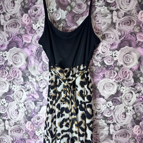 Shein short dress with leopard print and black top, XS / 34
