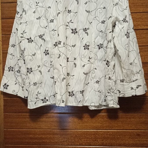 White shirt with black painted flowers size 20 like new