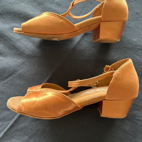 Latin children's shoes used size 29 brown