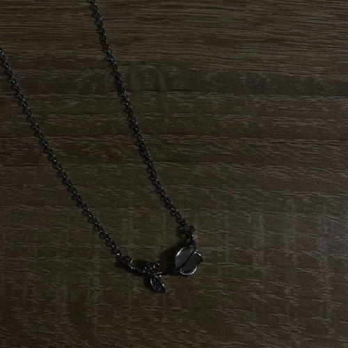 Silver tulip necklace new with delicate flower pendant