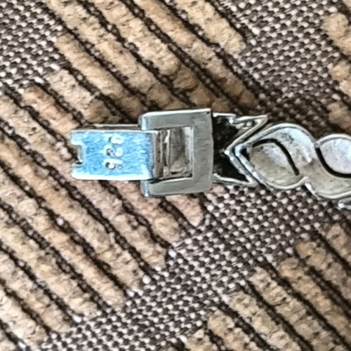 Silver necklace like new, 44 cm length