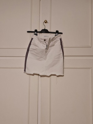 Zara skirt used, white, size XS