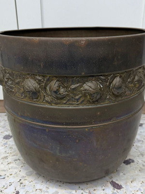 Διακοσμητικό μπρούτζινο κασπώ vintage μεταχειρισμένο με ανάγλυφα τριαντάφυλλα