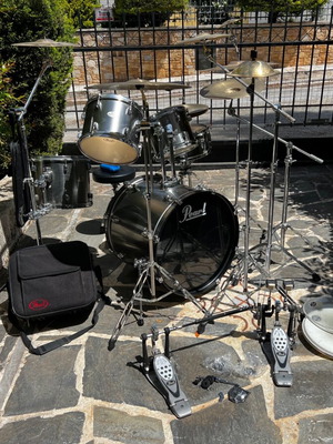 Drums Pearl Forum set μεταχειρισμένο με πιατίνια και διπλή πεταλιέρα