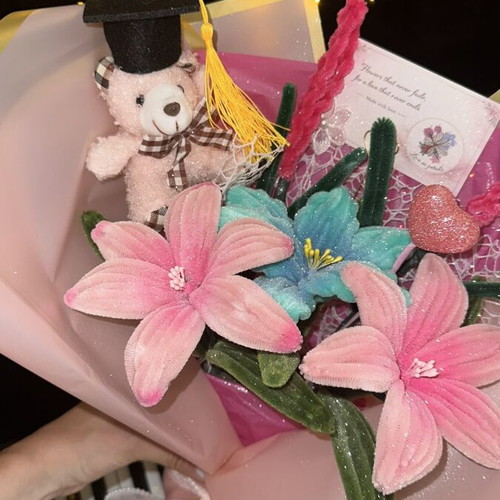 Wedding bouquet new with 5 flowers, heart and teddy bear