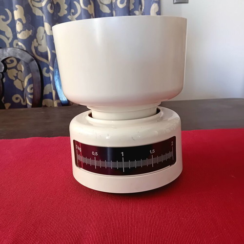 Vintage analog kitchen scale like new, 2 kg capacity
