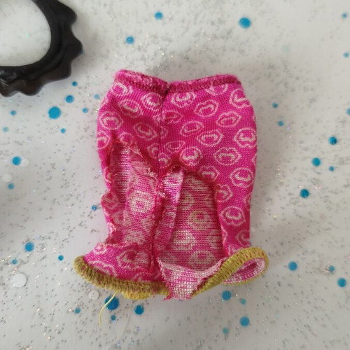 Monster High & Ever After High assorted clothes and accessories lot