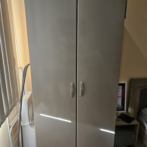 Bedroom furniture set like new with bed 160x200 and sliding door wardrobe