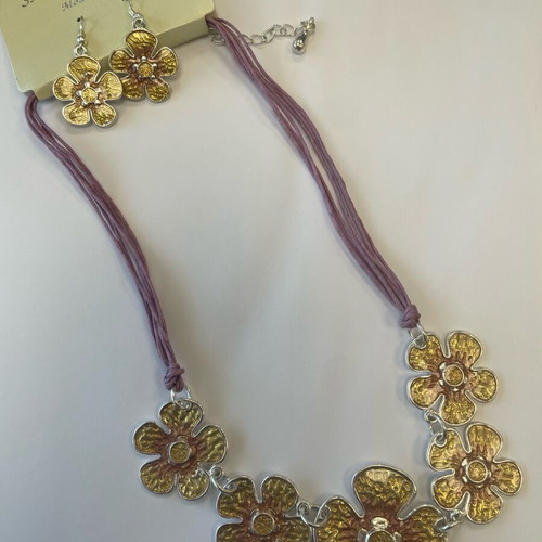 Shining Jewels jewelry set new, necklace and earrings