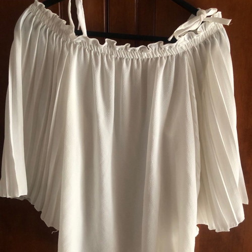 Women's shirt with wide pleated sleeves size M