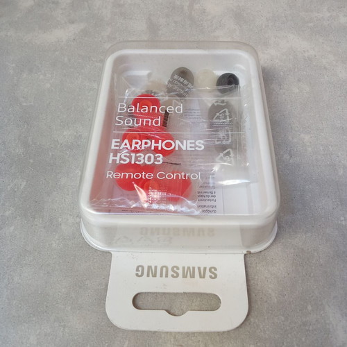 Samsung ear pads pack for earphones like new