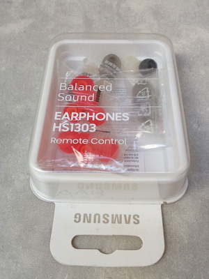 Samsung ear pads pack for earphones like new