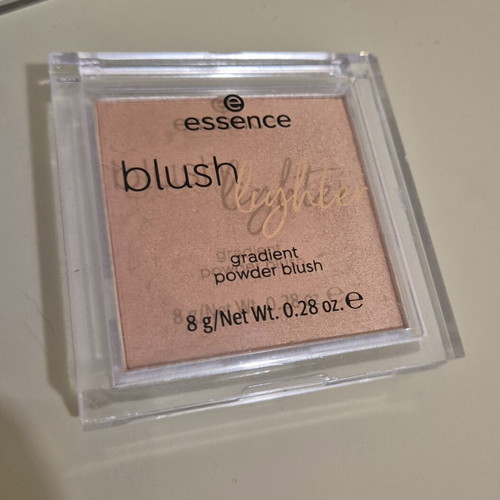 Essence Blush Lighter gradient powder blush 01 Nude Twilight