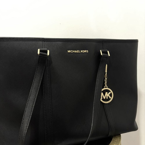 Michael Kors bag like new, black handheld