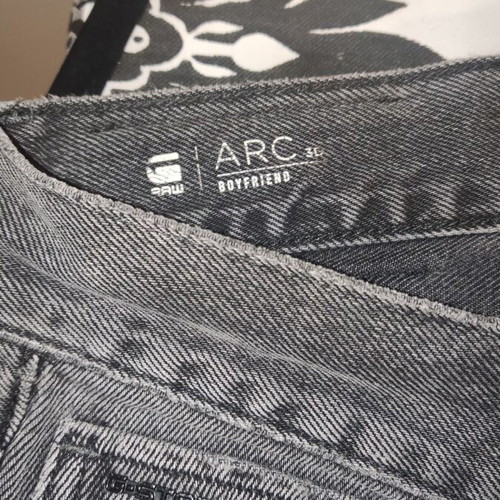 Γυναικείο τζίν G-Star Raw medium μεταχειρισμένο, μαύρο και γκρι