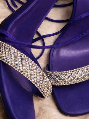 Purple shoes with rhinestones size 41 like new