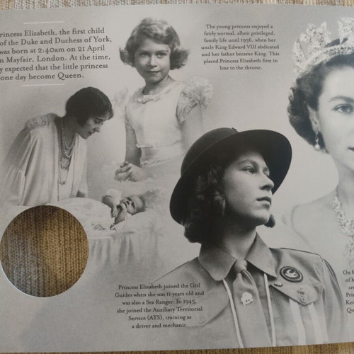 Collectible 5£ Queen Elizabeth Coin with Stamps, Uncirculated