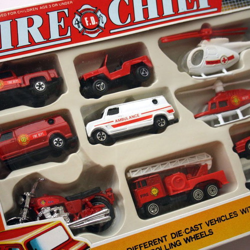 Vintage 90's Fire Chief fire truck die cast set new