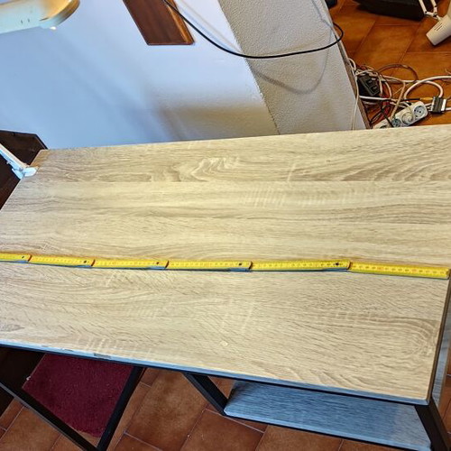 Children's desk with reading lamp used, 100 x 50 x 75 cm