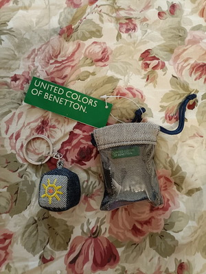 Benetton vintage 1990s keychain, blue