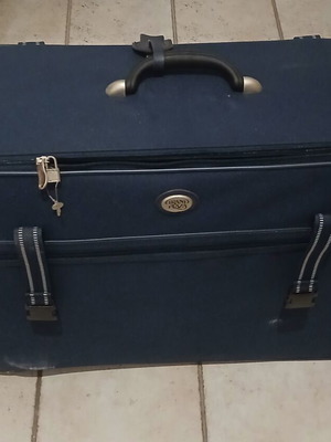 Suitcases set of 4 like new, various sizes including beauty case
