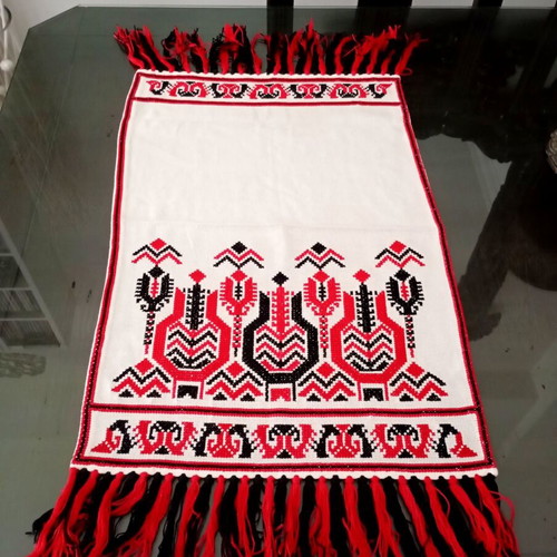 Handmade table runner, new, sugar color with black and red
