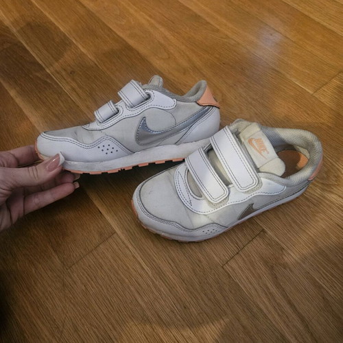 Nike kids' athletic shoes used size 28.5 for girls