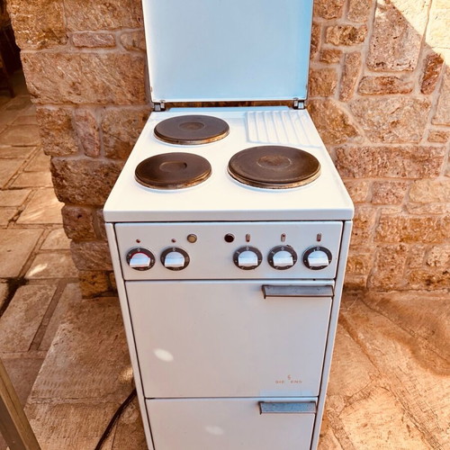 Siemens kitchen with enamel burners vintage like new