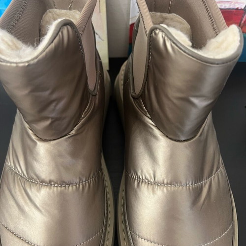 Colors of California boots new, waterproof with fur lining, size 37