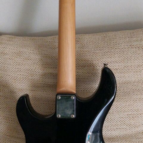 Yamaha ERG 121 guitar new, black color, unused